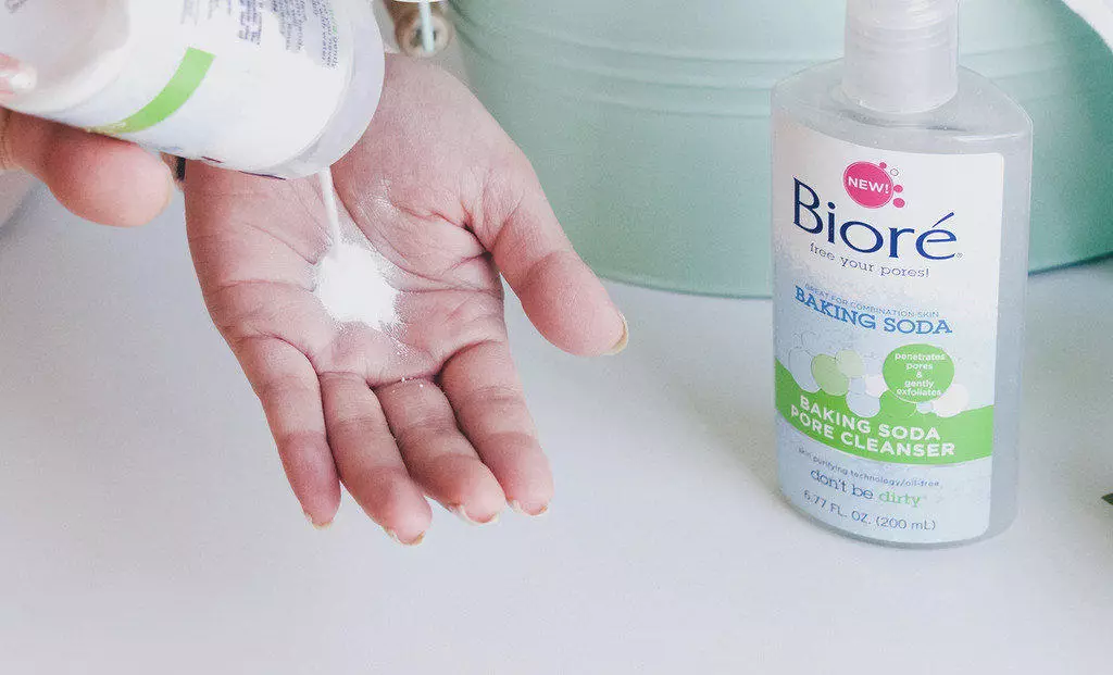 Bioré Baking Soda Cleansing Scrub